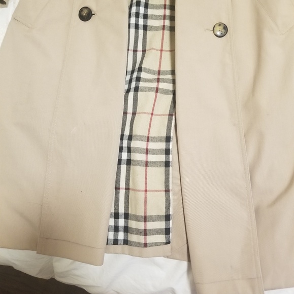 💣SOLD ON MERCARY300 💥Burberry trench coat - Picture 8 of 8